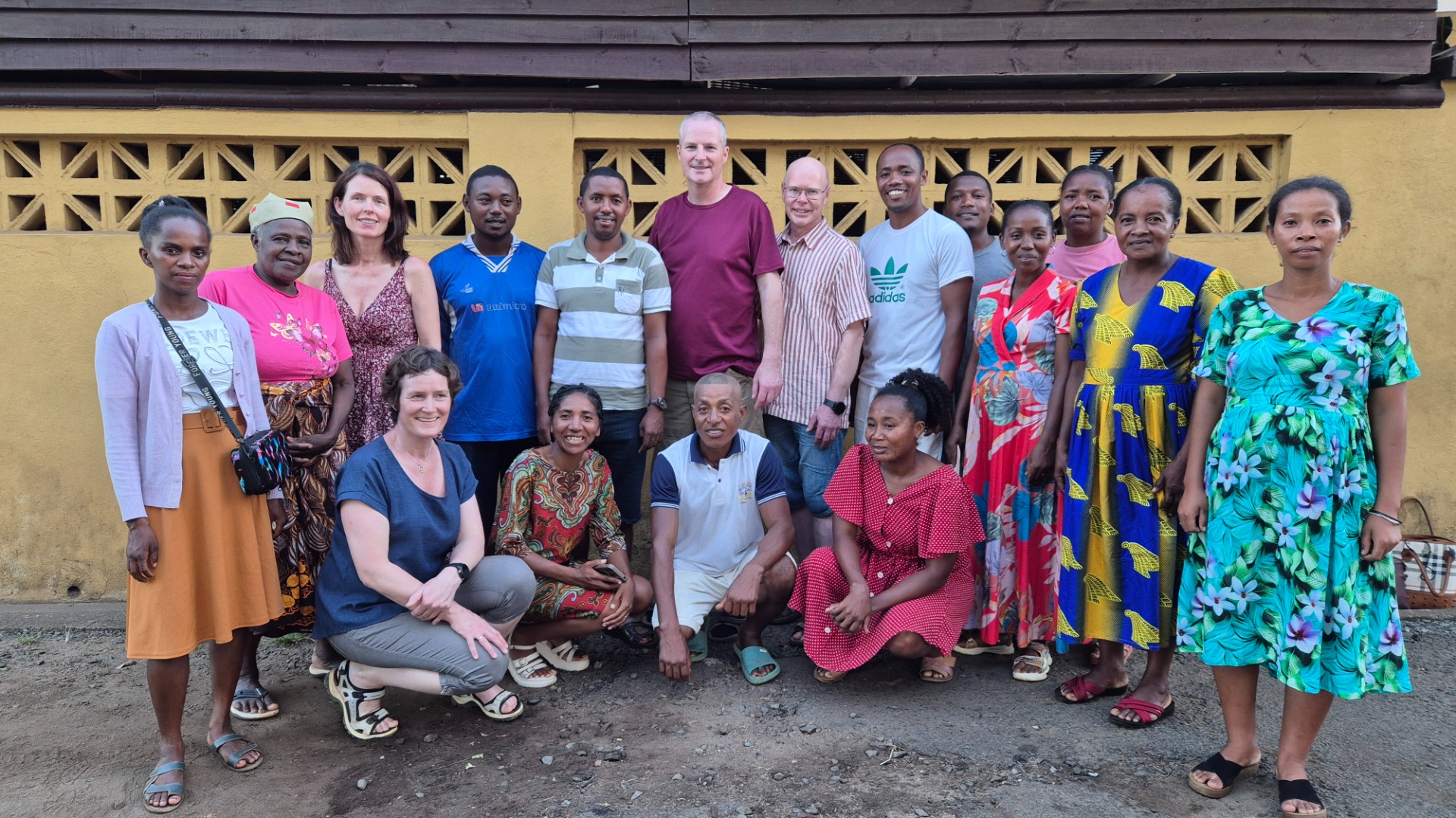 Alle tilsette og oss frå Norge