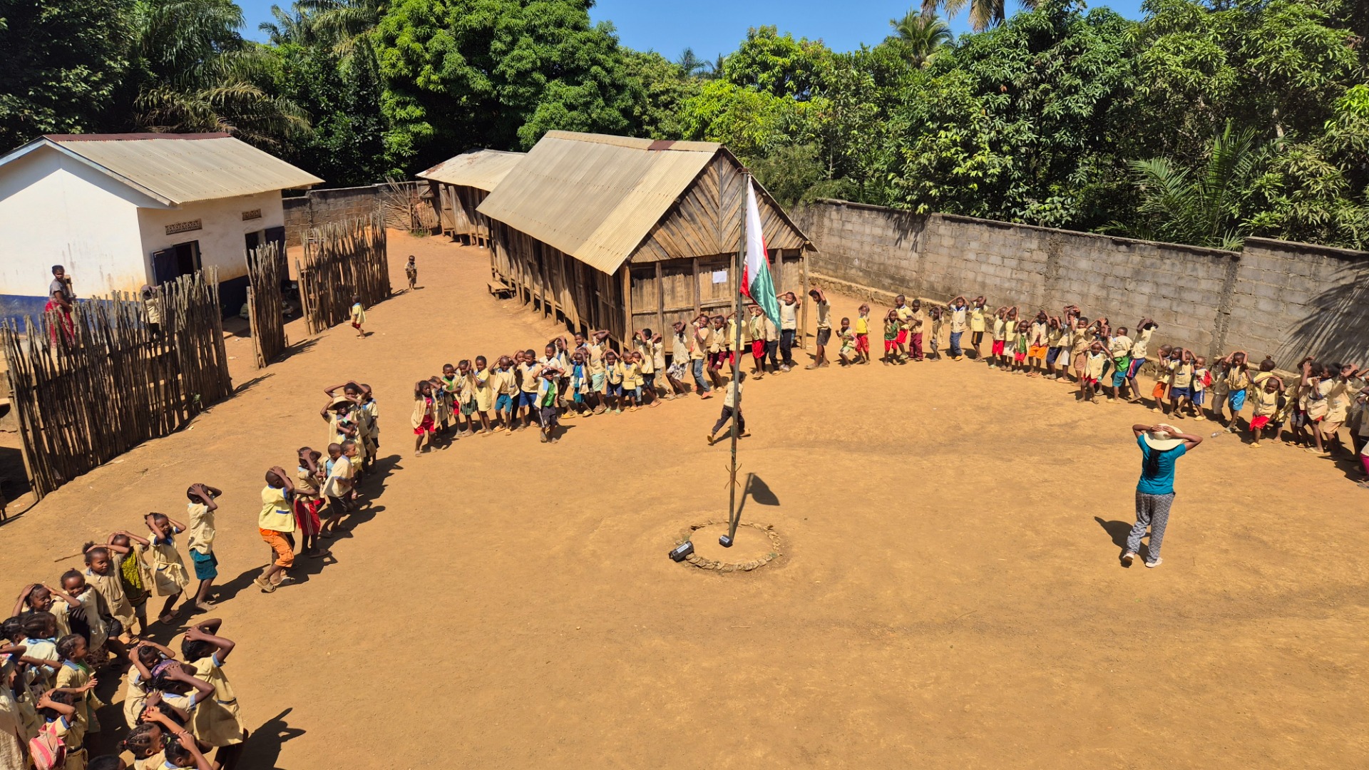 Skoleområdet med nokre av bygningane